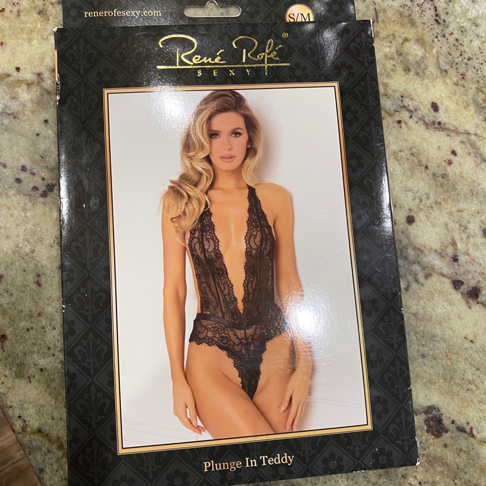 NEW Rene Rofe - Picture 3 of 4